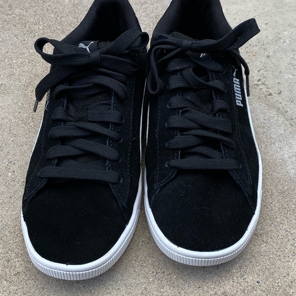 7.5 Black Suede Women’s Vikky V2 Puma Sneaker - Picture 4 of 5
